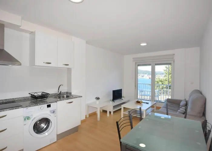 Playa De Quenxe Corcubión